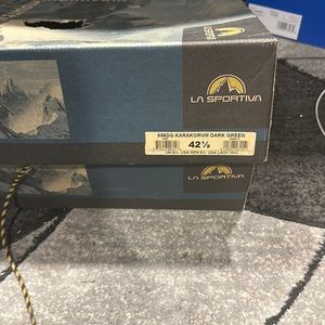 Lasportiva Karrakorum Dark Green. Hiking/mountaineering boot.